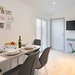 Apartament In 16817