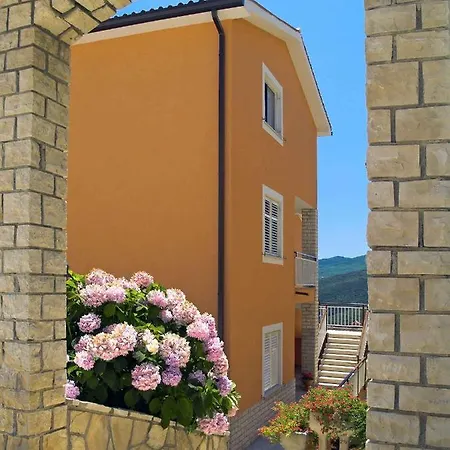 In 16817 Apartment *